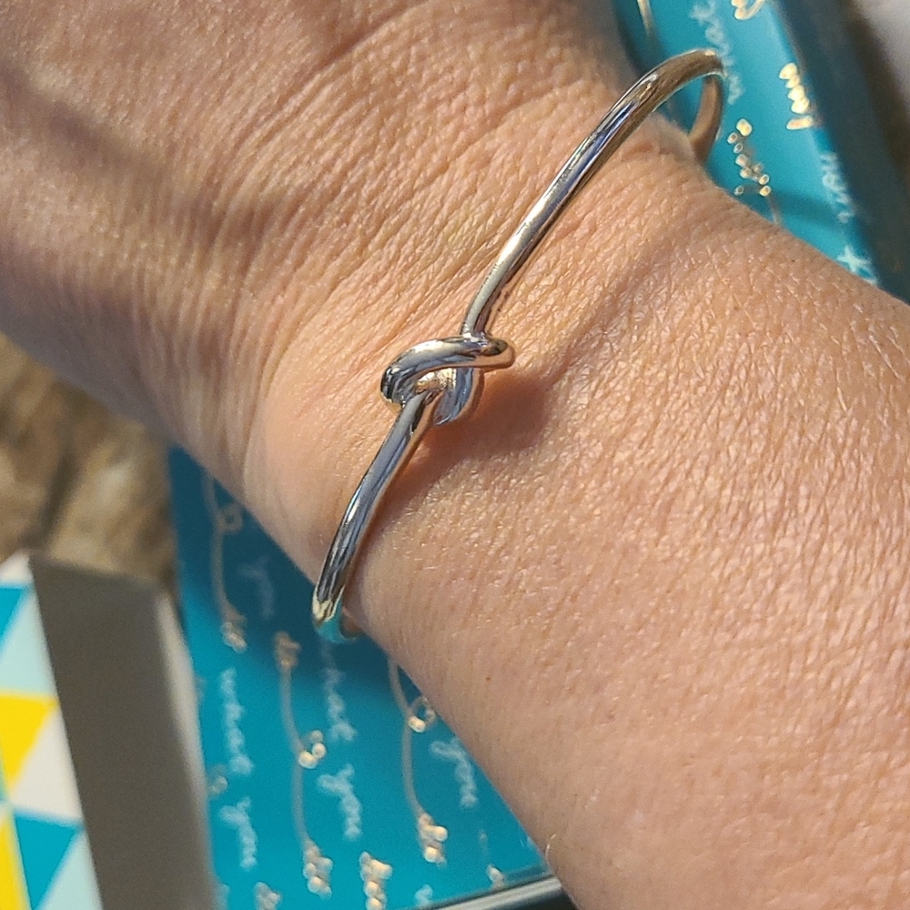 New with box Stella and Dot not bracelet